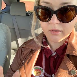 Meet your Posher, Mel